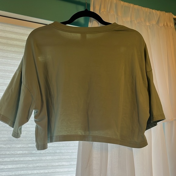 SHEIN Ripped-Style L.A. California Crop Top - Picture 2 of 5